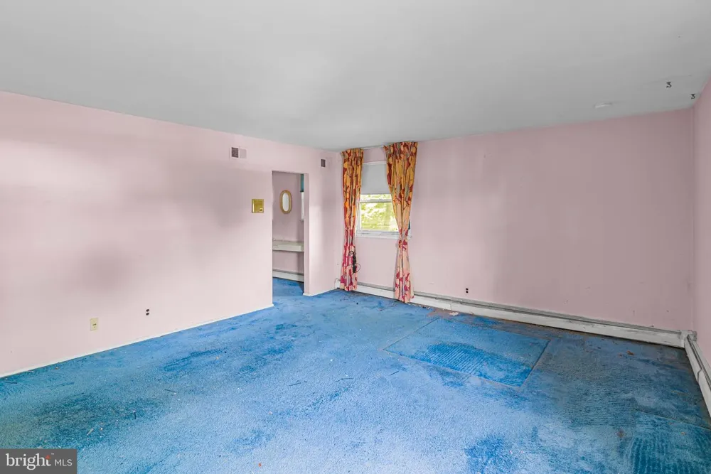 9096 PINE ROAD Philadelphia, PA 19115