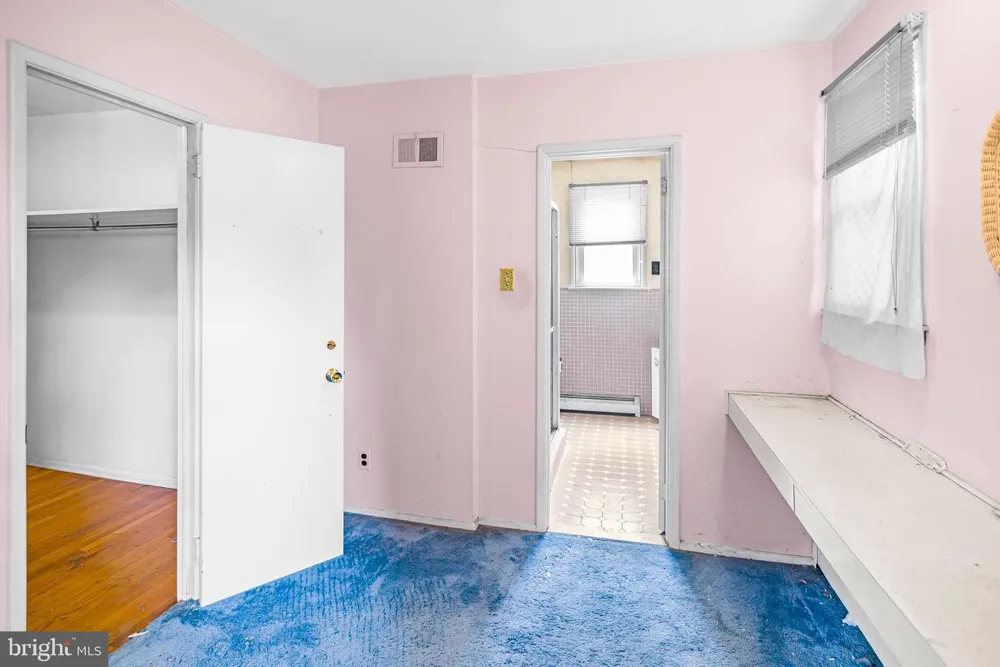 9096 PINE ROAD Philadelphia, PA 19115