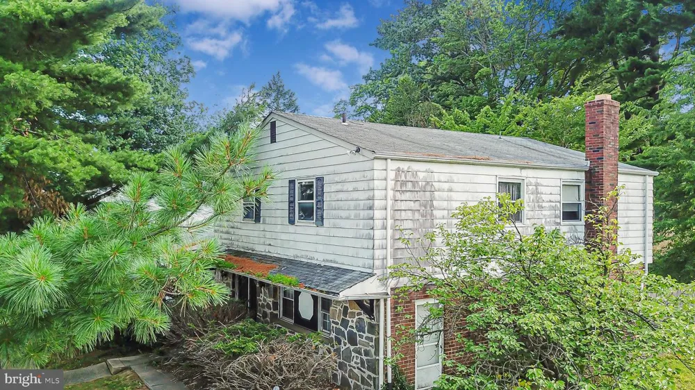 9096 PINE ROAD Philadelphia, PA 19115