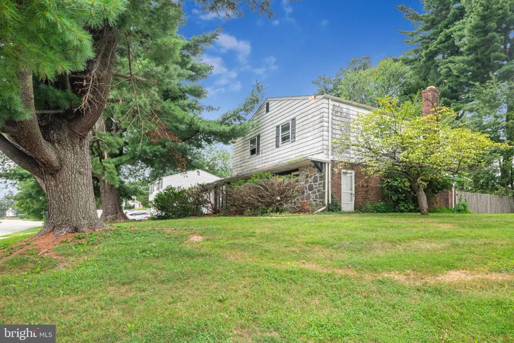 9096 PINE ROAD Philadelphia, PA 19115