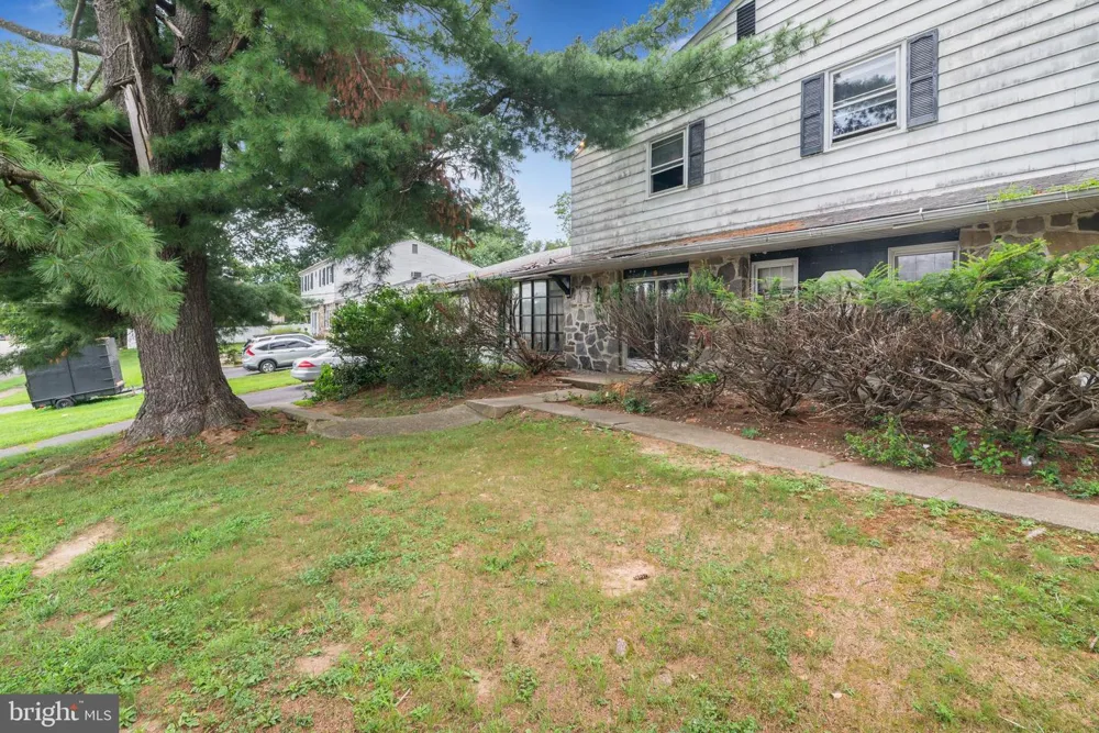 9096 PINE ROAD Philadelphia, PA 19115