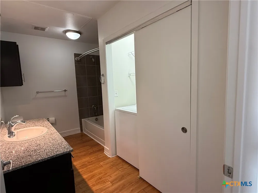 1401 S Flores Street #305 San Antonio, TX 78204