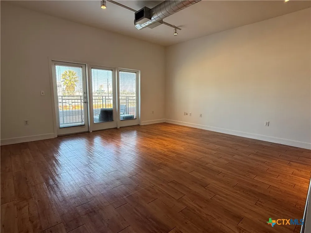 1401 S Flores Street #305 San Antonio, TX 78204