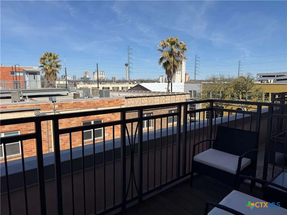 1401 S Flores Street #305 San Antonio, TX 78204