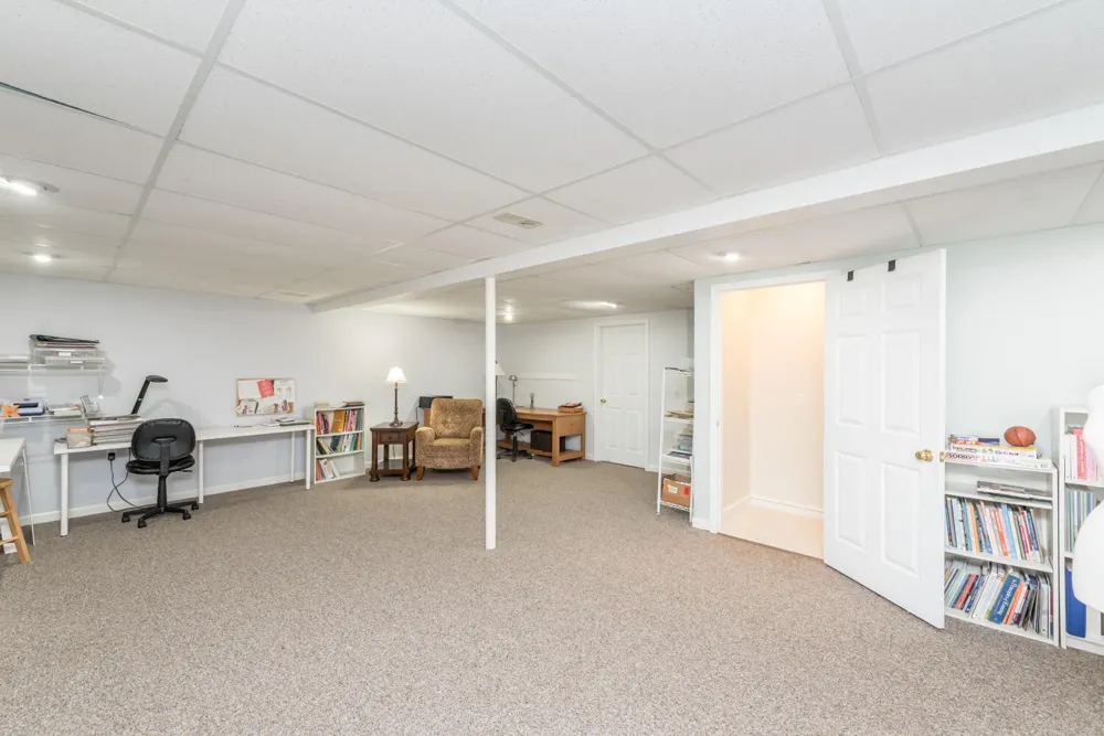 3618 Meadow View Drive Dexter City, MI 48130