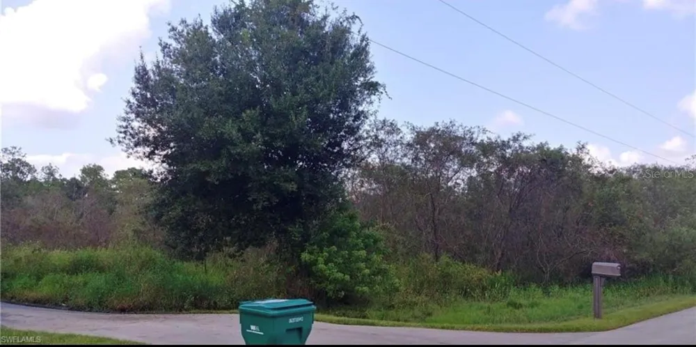 2742 68TH AVE Naples, FL 34120