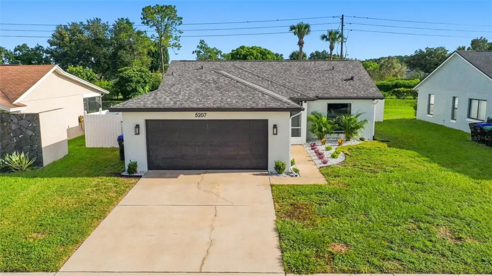 5207 DESMOND LANE Orlando, FL 32821
