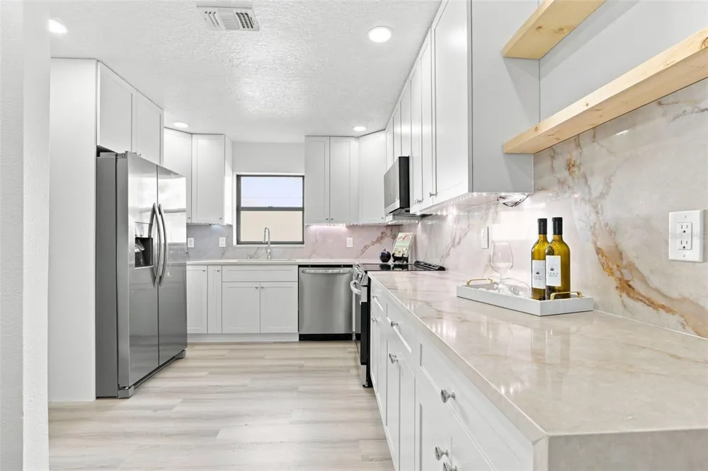 5207 DESMOND LANE Orlando, FL 32821