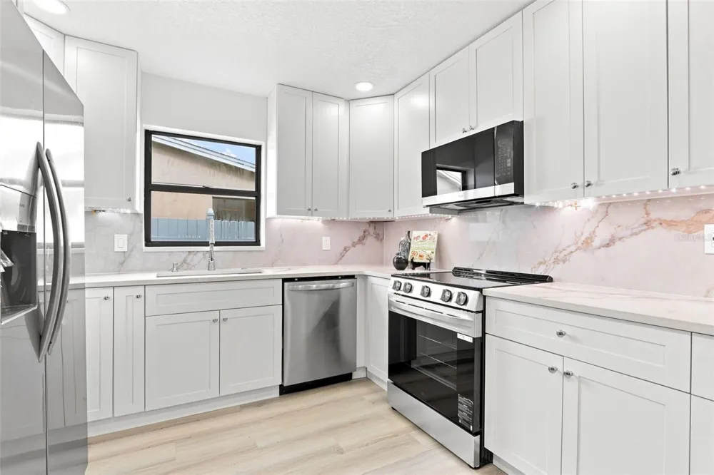5207 DESMOND LANE Orlando, FL 32821