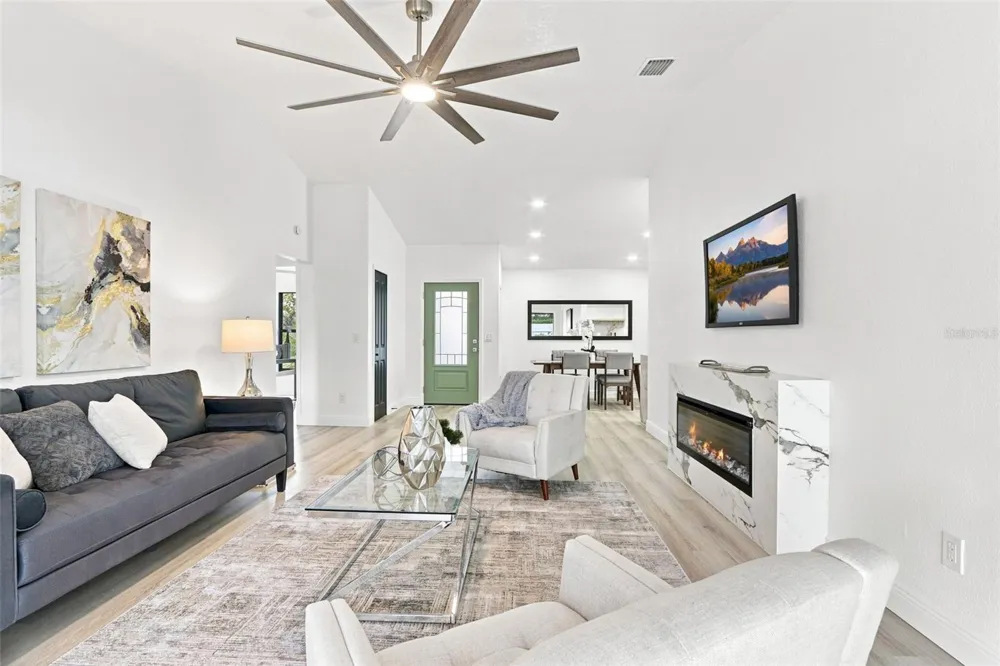 5207 DESMOND LANE Orlando, FL 32821