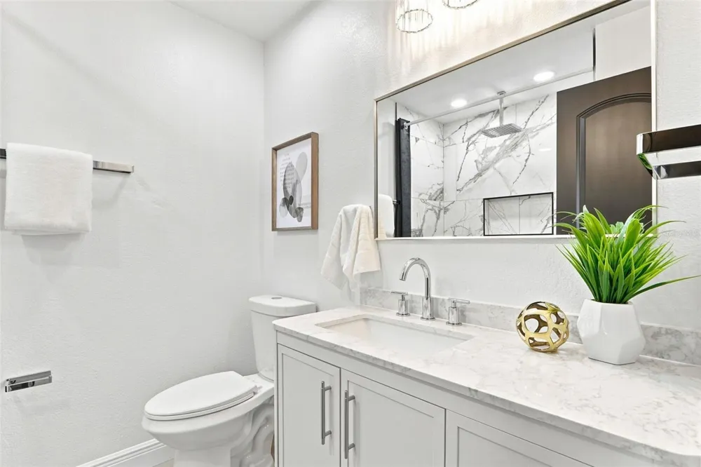 5207 DESMOND LANE Orlando, FL 32821