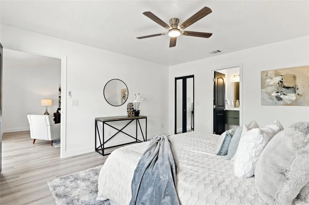 5207 DESMOND LANE Orlando, FL 32821