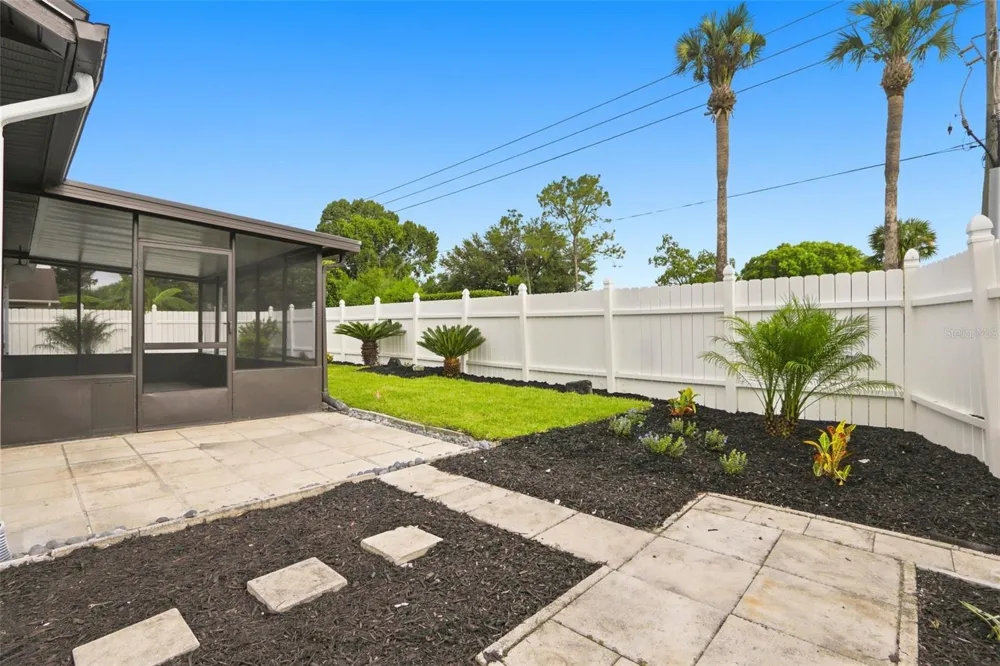 5207 DESMOND LANE Orlando, FL 32821