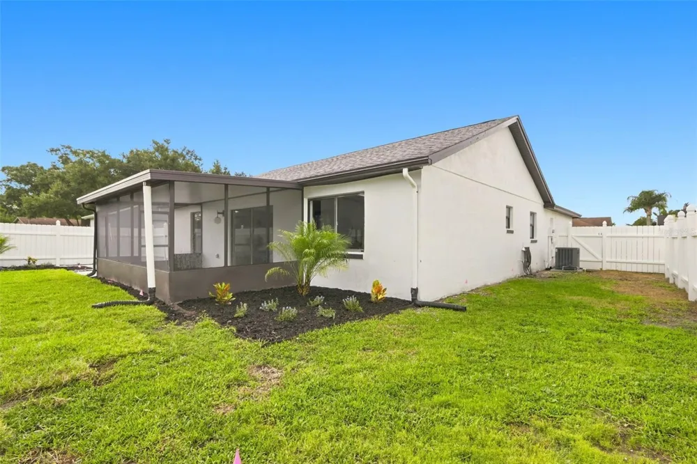 5207 DESMOND LANE Orlando, FL 32821