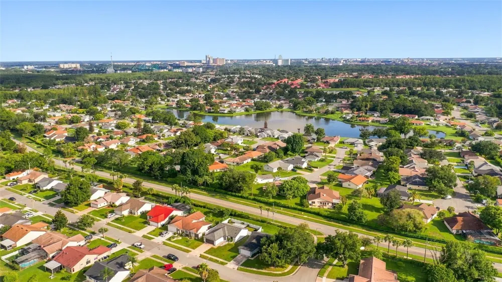 5207 DESMOND LANE Orlando, FL 32821