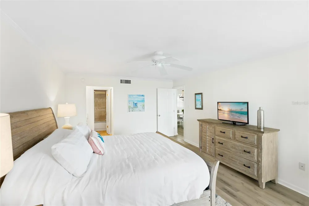 3240 GULF OF MEXICO DRIVE #B504 Longboat Key, FL 34228
