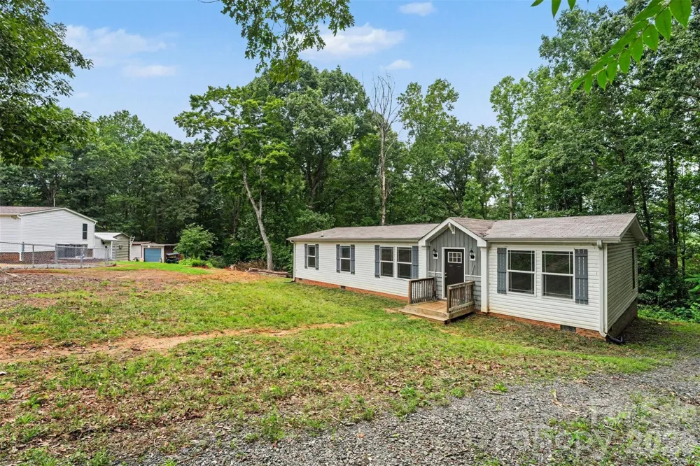 2998 Wilderness Trace Claremont, NC 28610