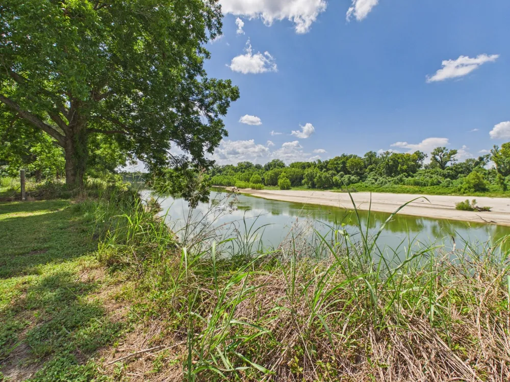 282 Route 66 Livingston, TX 77351