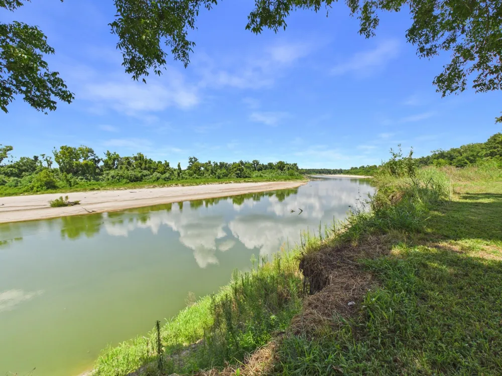 282 Route 66 Livingston, TX 77351