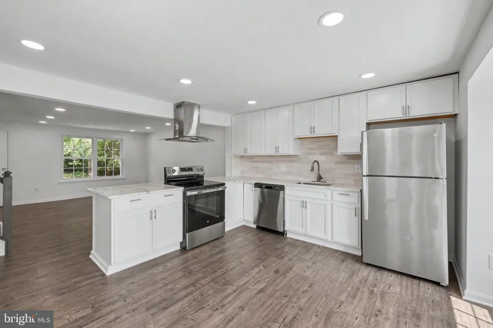 13803 LAURA RATCLIFF COURT Centreville, VA 20121