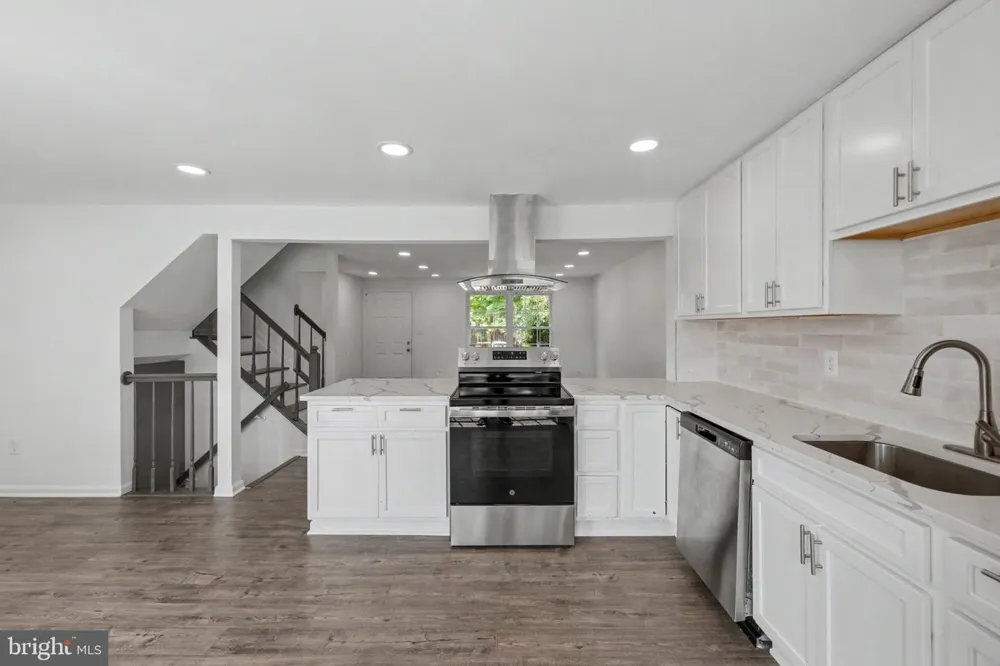 13803 LAURA RATCLIFF COURT Centreville, VA 20121
