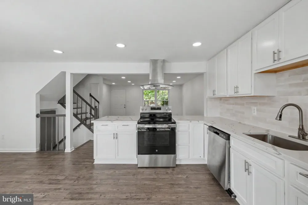 13803 LAURA RATCLIFF COURT Centreville, VA 20121