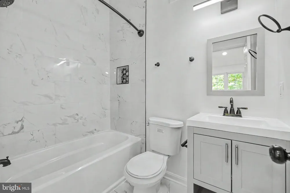 13803 LAURA RATCLIFF COURT Centreville, VA 20121