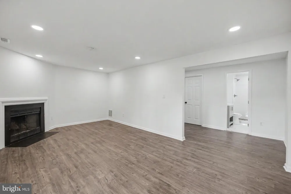 13803 LAURA RATCLIFF COURT Centreville, VA 20121