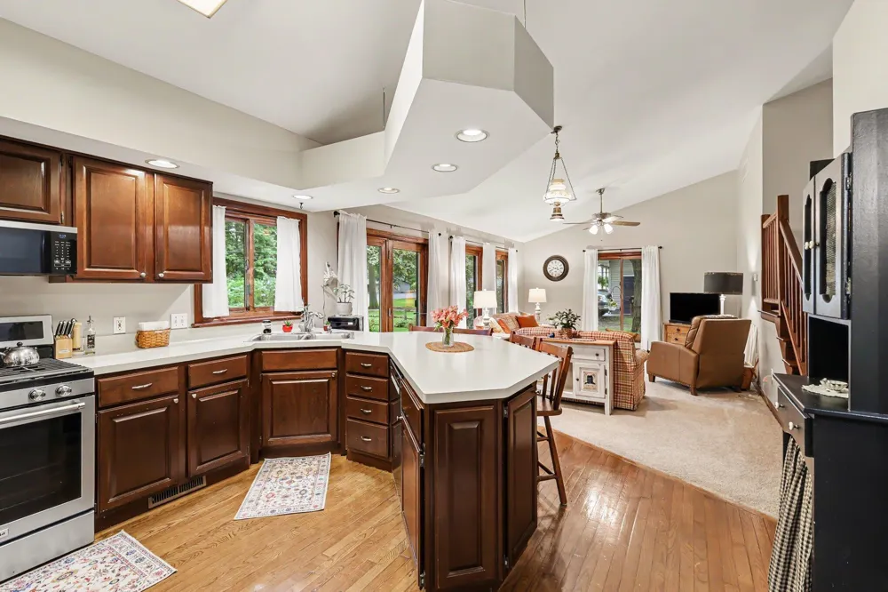 128 Clyde James Drive Pleasant Lake, MI 49272