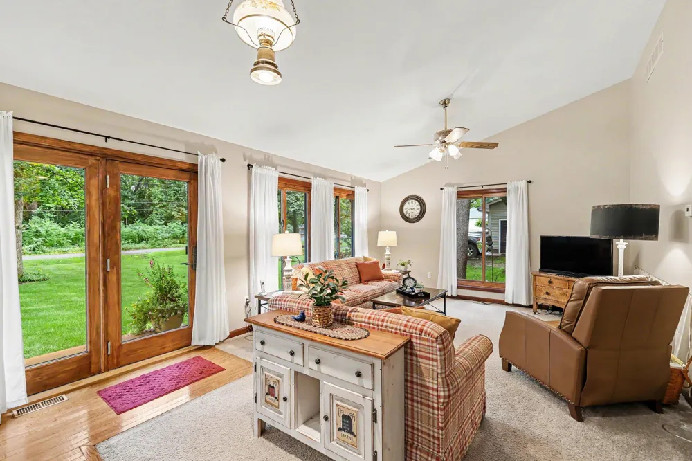 128 Clyde James Drive Pleasant Lake, MI 49272
