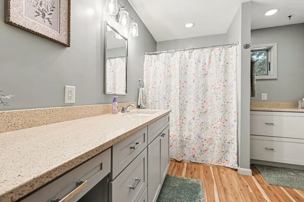 128 Clyde James Drive Pleasant Lake, MI 49272
