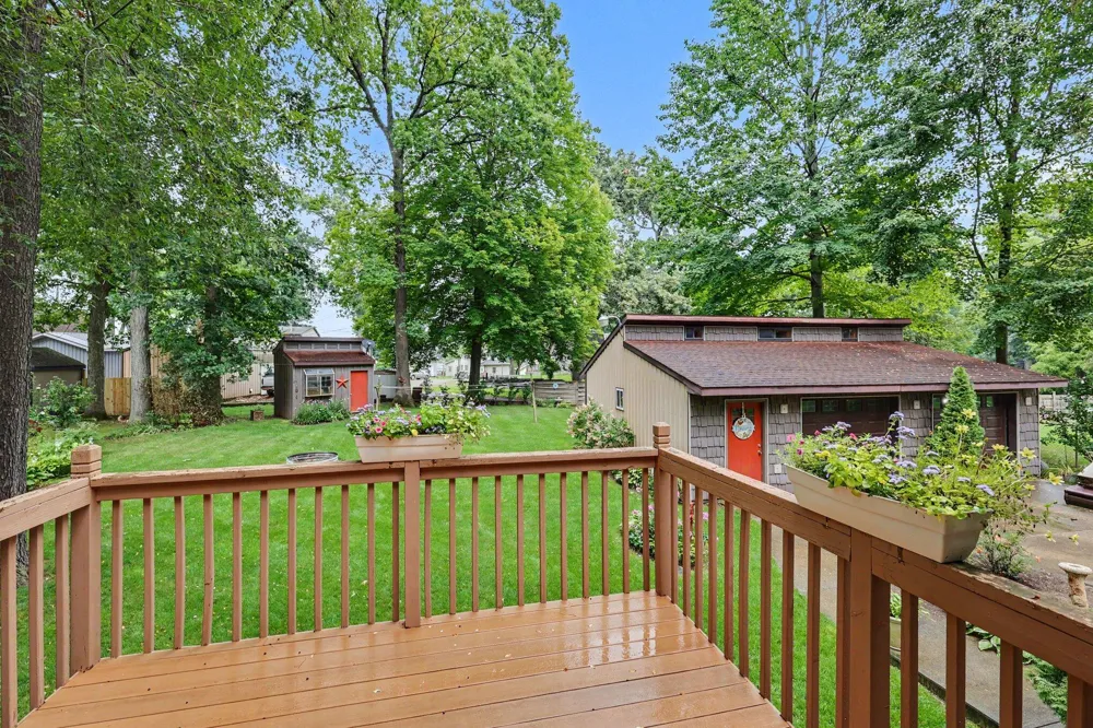 128 Clyde James Drive Pleasant Lake, MI 49272