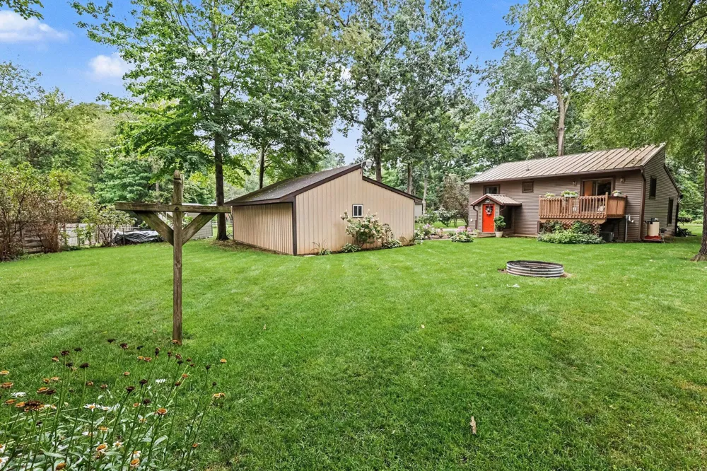 128 Clyde James Drive Pleasant Lake, MI 49272