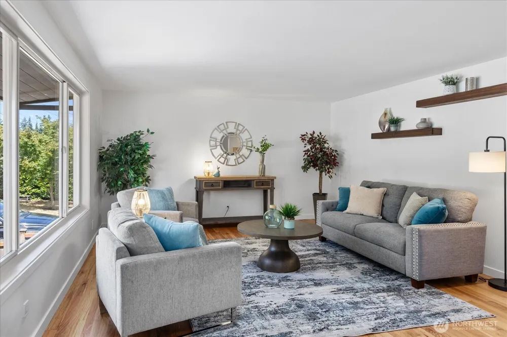 20623 81st Avenue W Edmonds, WA 98026