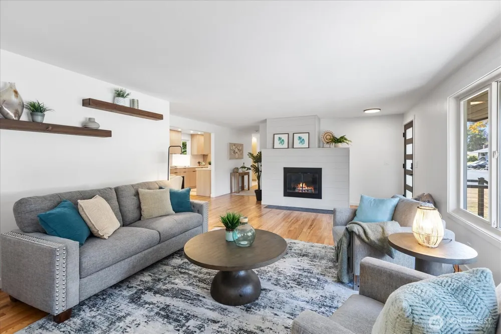 20623 81st Avenue W Edmonds, WA 98026