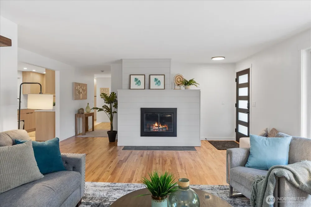 20623 81st Avenue W Edmonds, WA 98026