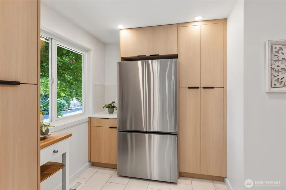 20623 81st Avenue W Edmonds, WA 98026