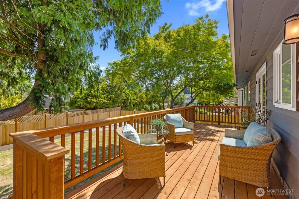 20623 81st Avenue W Edmonds, WA 98026