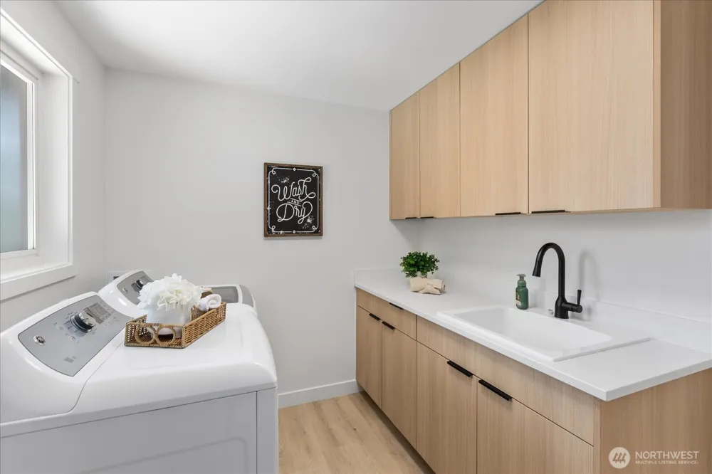 20623 81st Avenue W Edmonds, WA 98026
