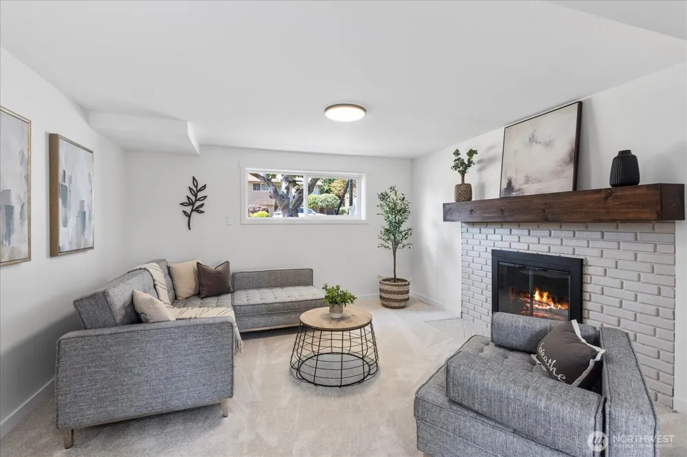 20623 81st Avenue W Edmonds, WA 98026