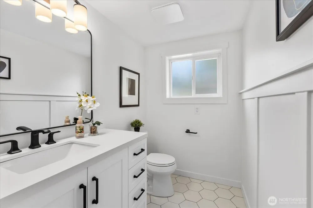 20623 81st Avenue W Edmonds, WA 98026