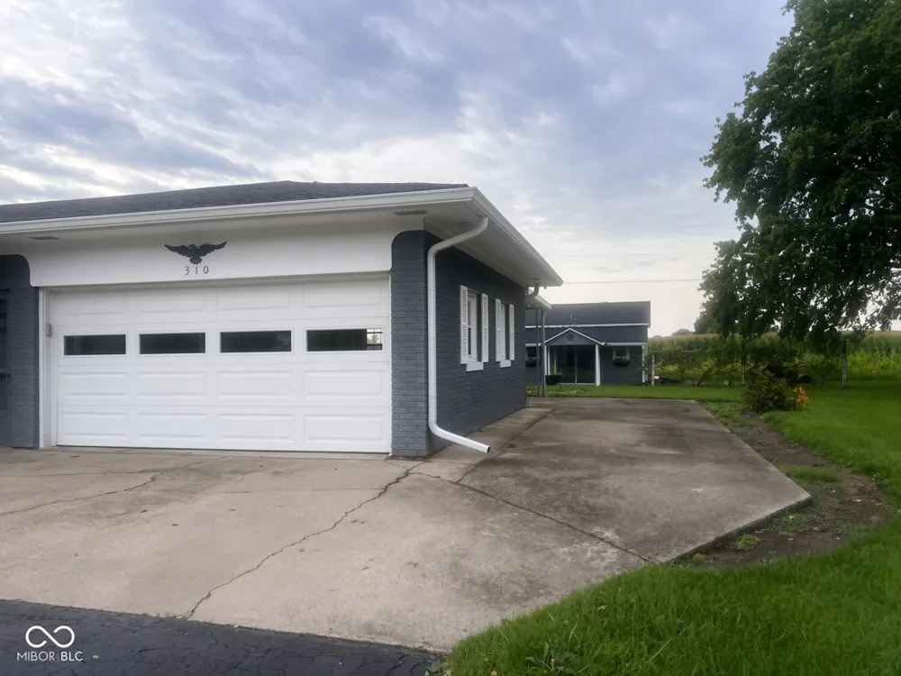 310 Murnan Lane Fairland, IN 46126