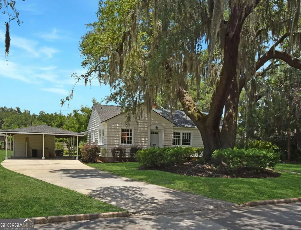 1815 Oak AVE Brunswick, GA 31520