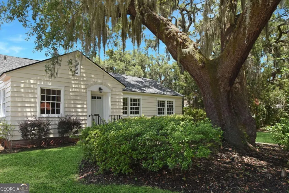 1815 Oak AVE Brunswick, GA 31520