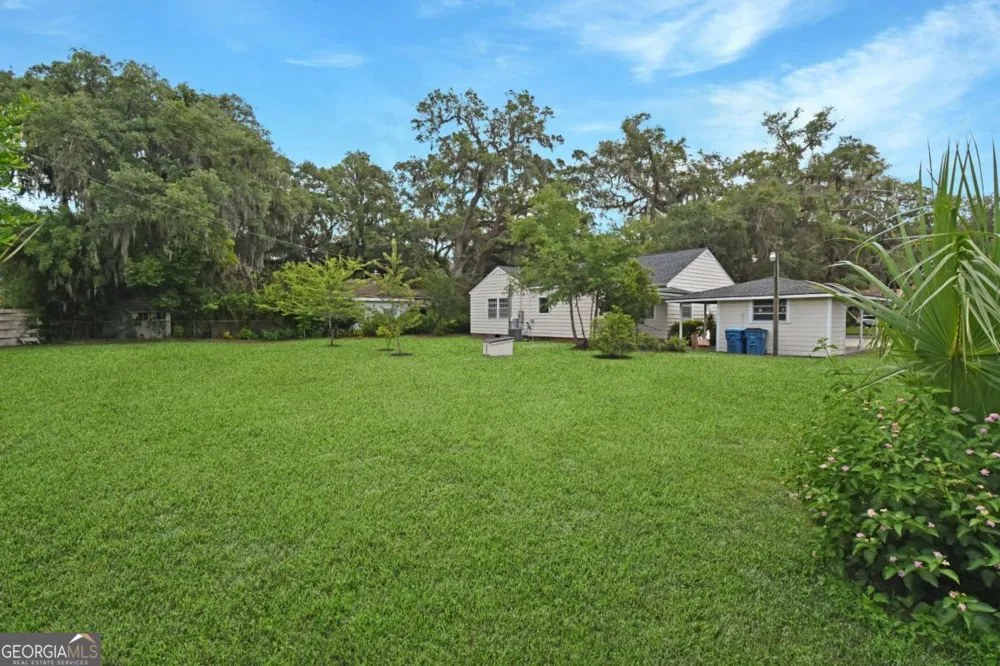 1815 Oak AVE Brunswick, GA 31520