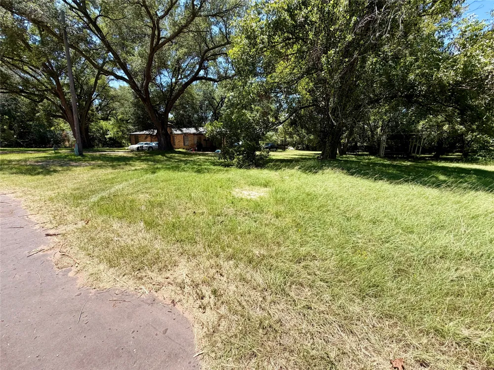 C R 1128 Tyler, TX 75704