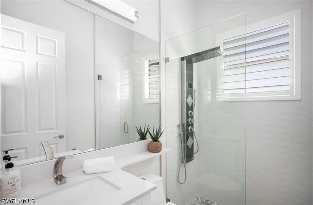 Glacier Court Naples, FL 34119