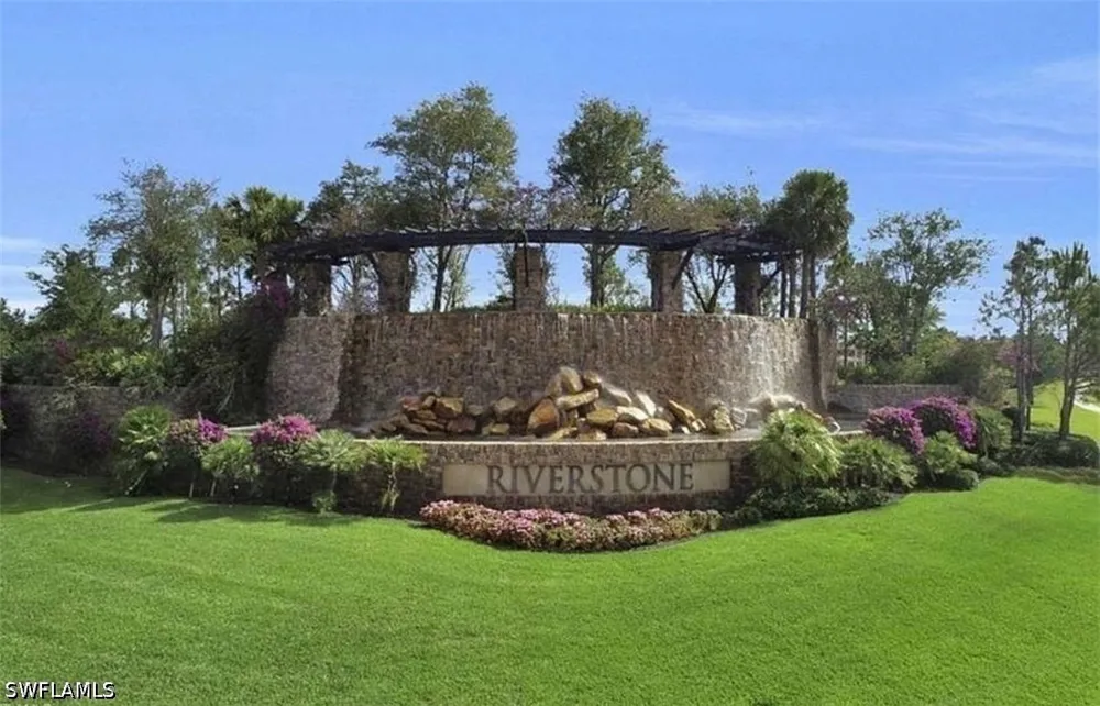 Glacier Court Naples, FL 34119