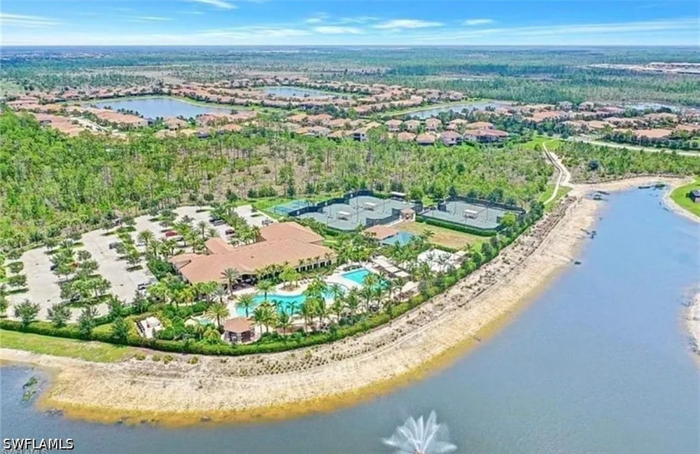 Glacier Court Naples, FL 34119
