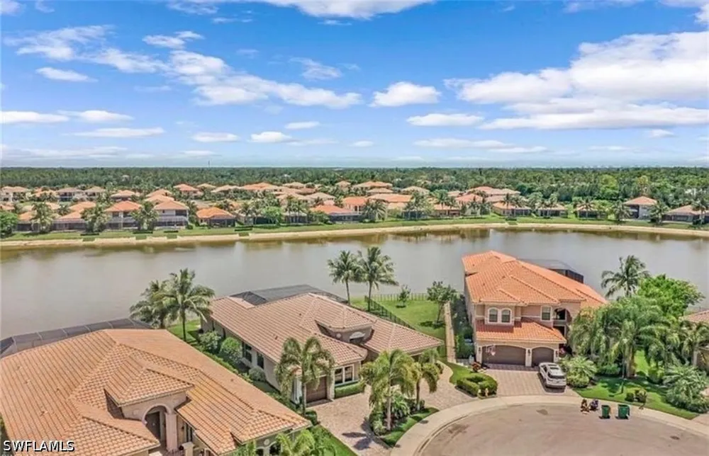 Glacier Court Naples, FL 34119
